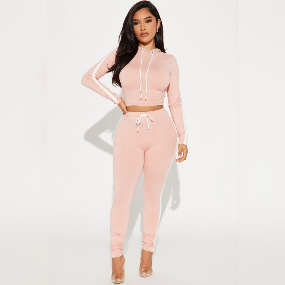 Tennis Courts III Set Blush